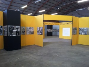 Allestimento mostra Informazione negata Informazione annegata