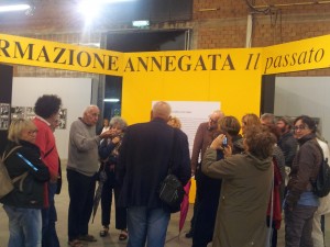 Visita guidata mostra Informazione neagata Informazione annegata